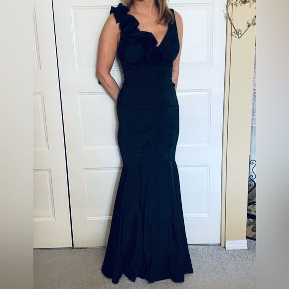 Black Ruched Mermaid Gown - Picture 2 of 8